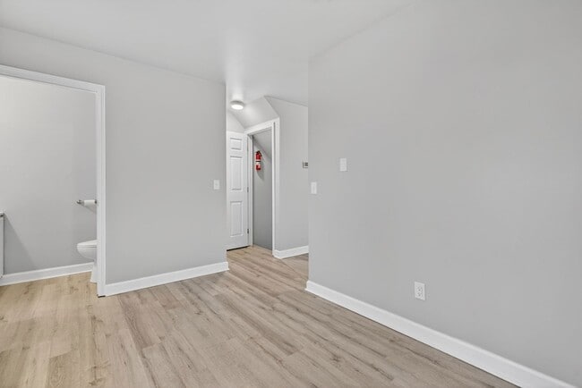 Building Photo - 115 Colonial Pkwy