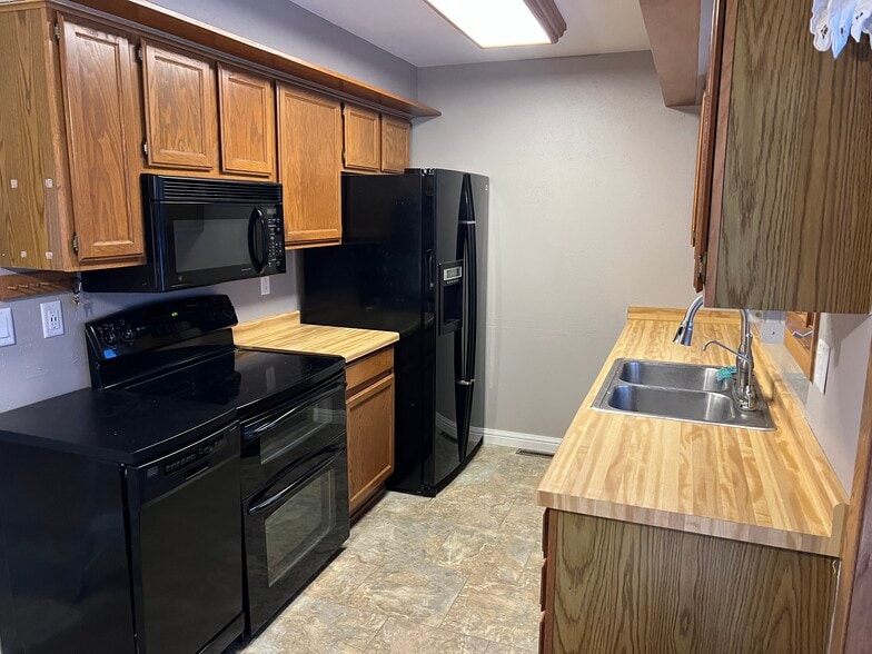 Kitchen - 12599 S White Potato Lake Rd