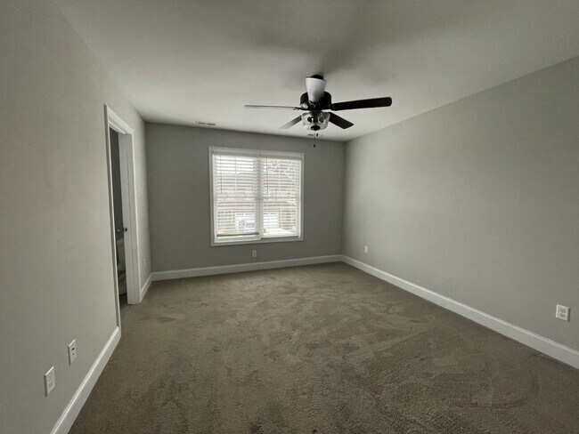 Building Photo - 1178 Commonwealth Cir