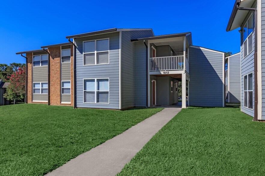 Primary Photo - Parkridge Apartments