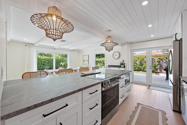 Building Photo - 1604 Seabrook Rd