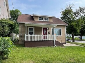 Building Photo - 1205 Dayton St SW