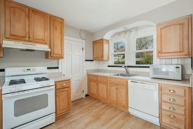 Building Photo - 2B/1B Charming Single Family home in Glend...