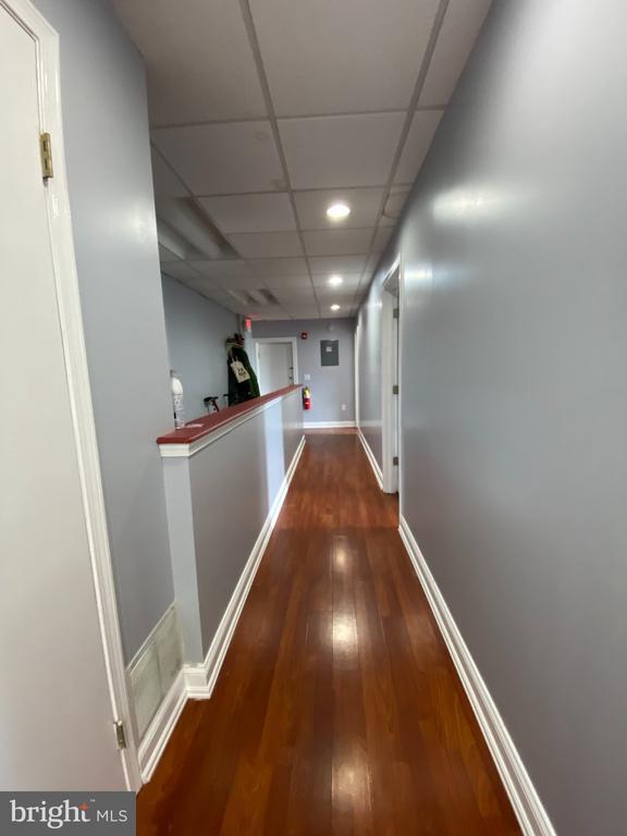 Building Photo - 458 E Girard Ave
