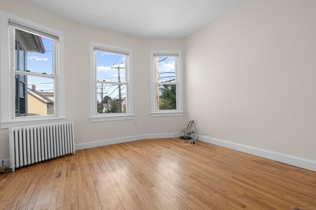 Building Photo - 180 Peck Ave