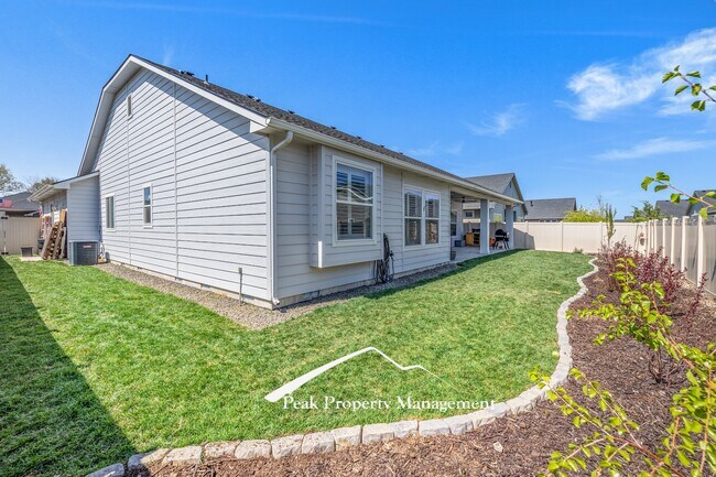 Building Photo - 18272 N Wild Goose Ave