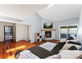 Building Photo - 12024 W Cross Dr