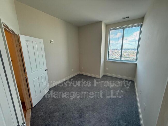 Building Photo - 414 Water St