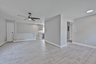 Building Photo - 13722 Bedell St