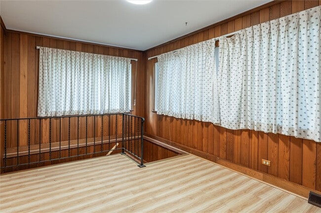 Building Photo - 425 Highland Ave