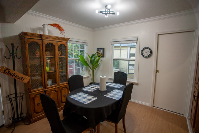 Dining room - 4271 Rosilyn Dr