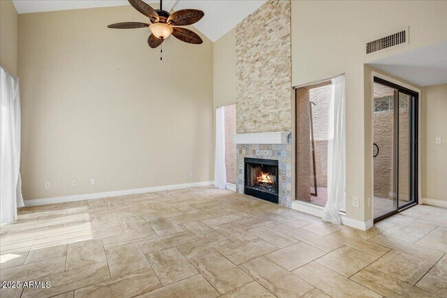 Building Photo - 1644 N Ventura Ln