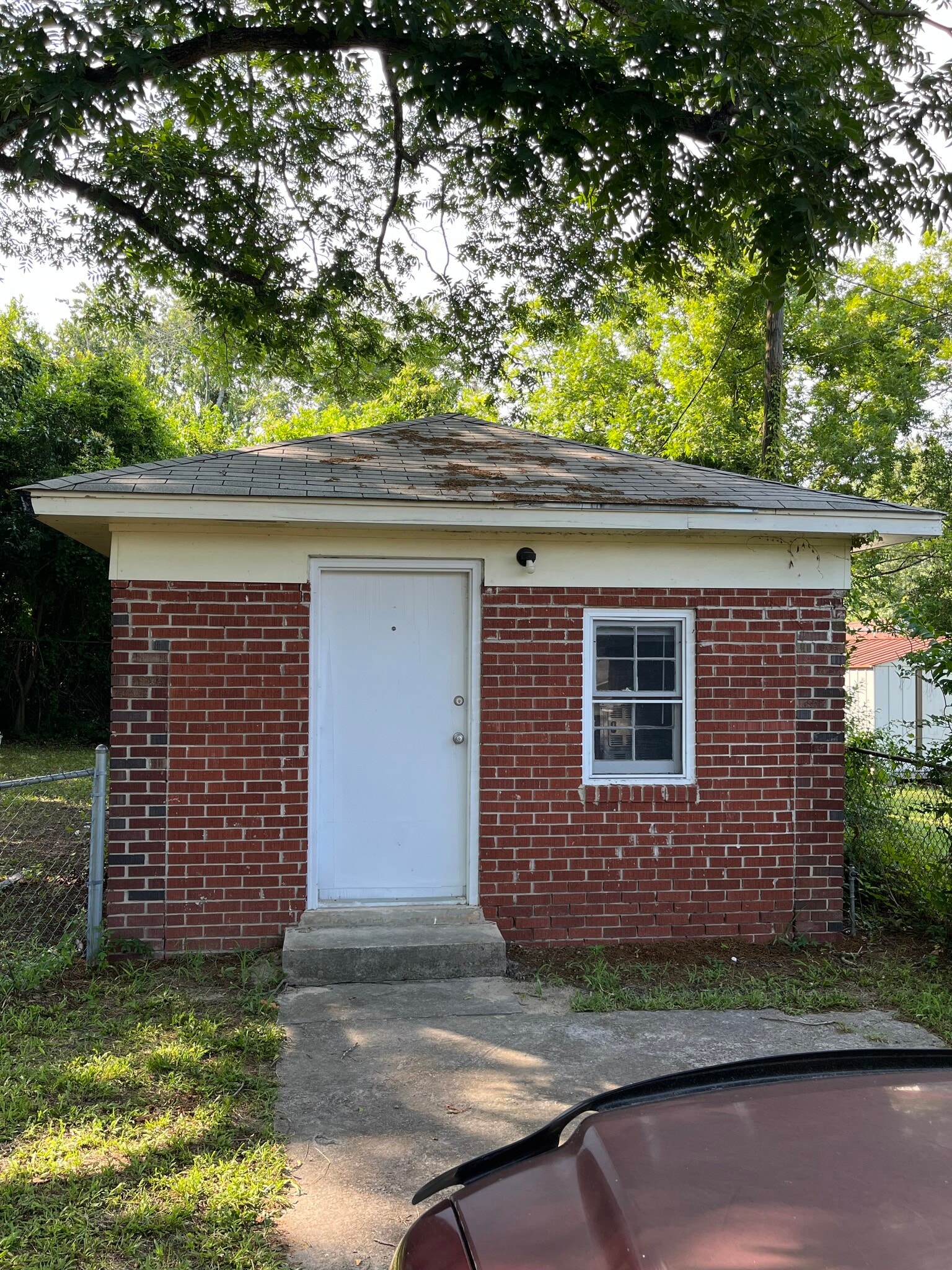 Building Photo - 1422 Poplar St