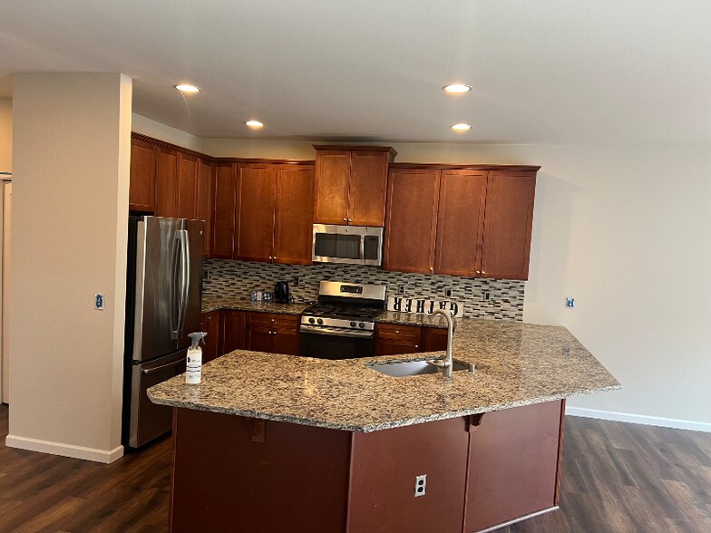 Building Photo - 1917 98th Ave SE