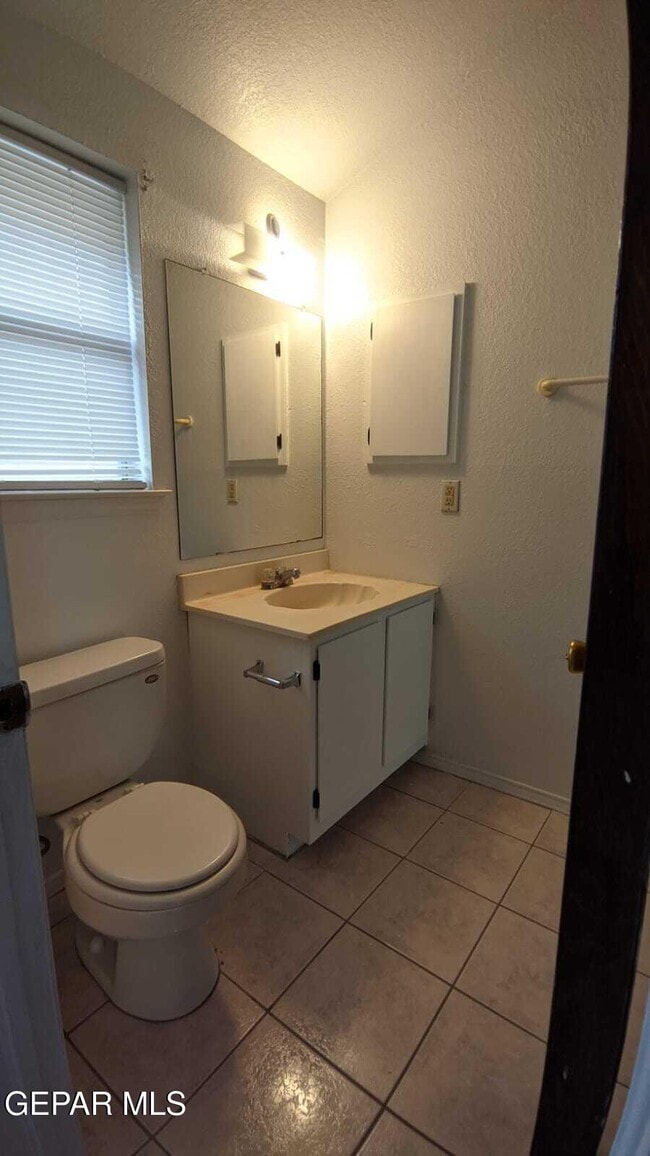 Building Photo - 10207 Silver Strand Pl