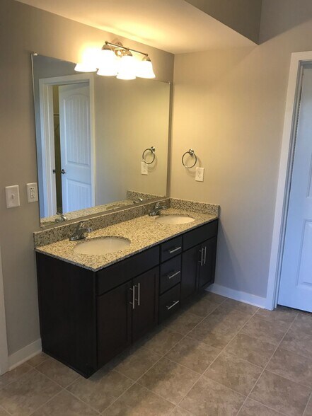 Building Photo - 1118 Litton Ave