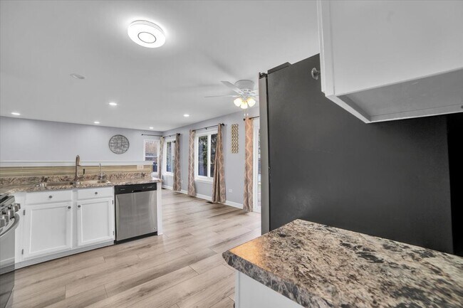 Building Photo - 1758 Red Bud Rd