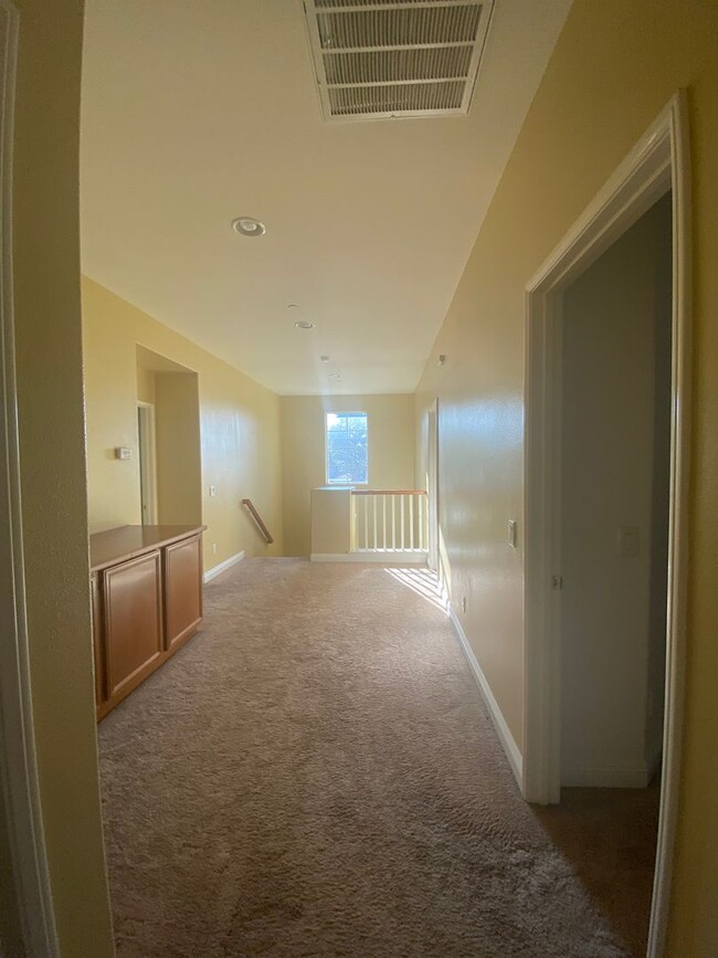 Building Photo - Loma Linda 4 Bedroom Located in Mission La...