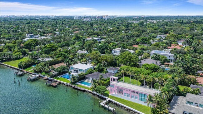 Building Photo - 9301 N Bayshore Dr