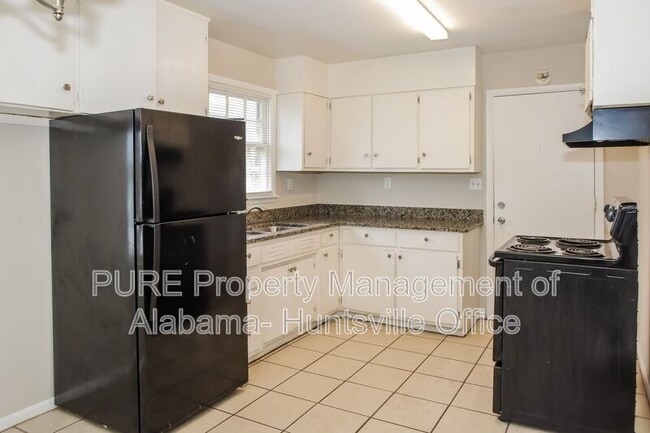 Building Photo - 4209 Tee Jay Dr NW