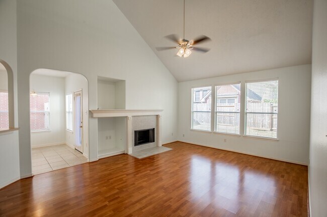 Building Photo - 4823 Zachary Ln