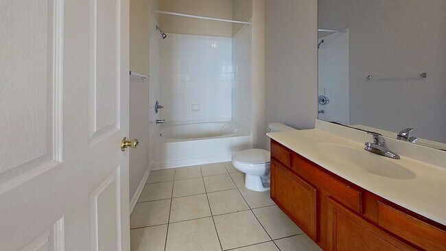 Building Photo - Beautiful Condominium on Beach Blvd!