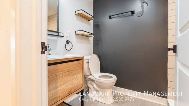 Building Photo - 2038 W 21st St