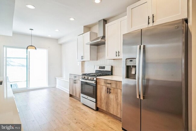 Building Photo - 840 Leland St