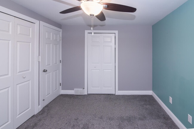 Building Photo - 40611 W 10 Mile Rd