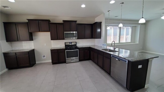 Building Photo - 524 Palmilla St