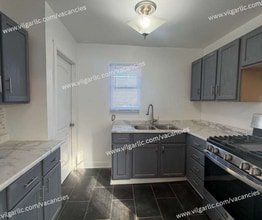 Building Photo - Spacious 2 Bedrooms • 1 Bathroom Home