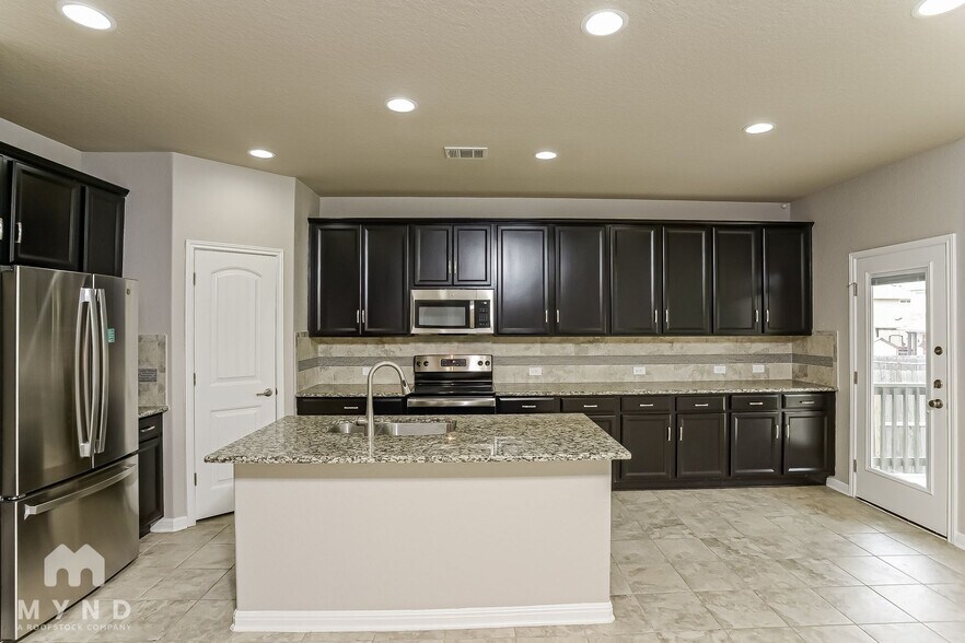 Building Photo - 11335 Decidedly