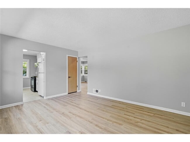 Building Photo - 4826 Idaho Ave N
