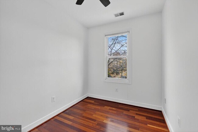 Building Photo - 4822 5th St NW