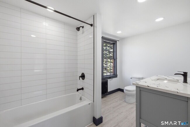 Building Photo - 883 Worthington Ridge