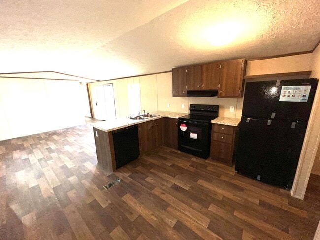 Building Photo - Calhoun Park Lot C9