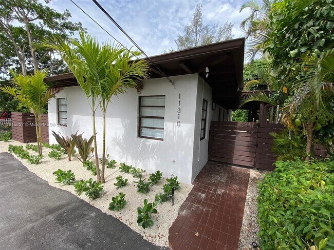 Building Photo - 11310 Peachtree Dr