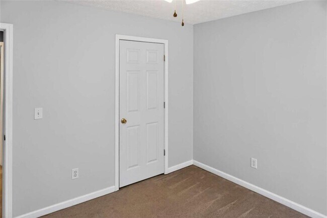 Building Photo - 905 Pownal Ln