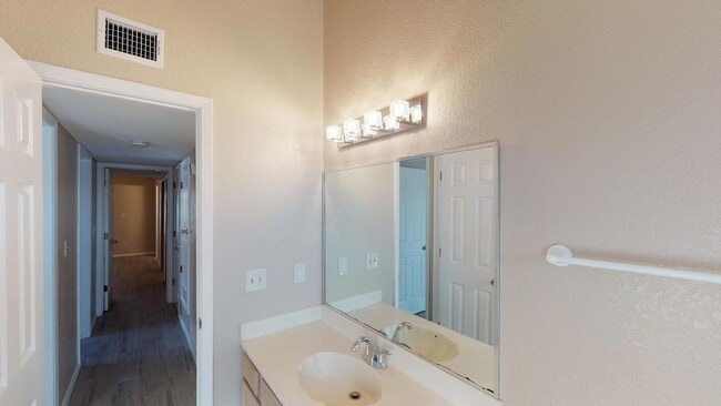 Building Photo - 1108 Coyote Ln