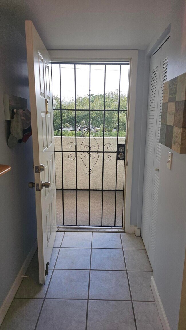 Building Photo - 3138 Via Poinciana