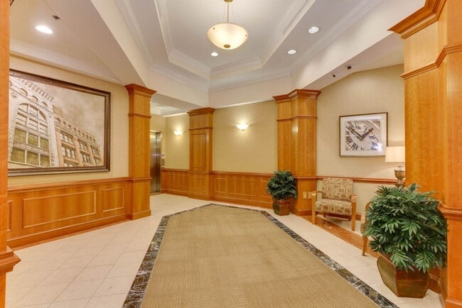 Building Photo - Spectacular Penthouse Condo in Downtown No...