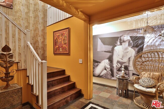 Building Photo - 2172 Argyle Ave