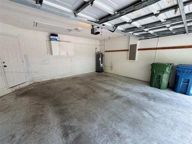 Building Photo - 4321 Willow Ridge Dr