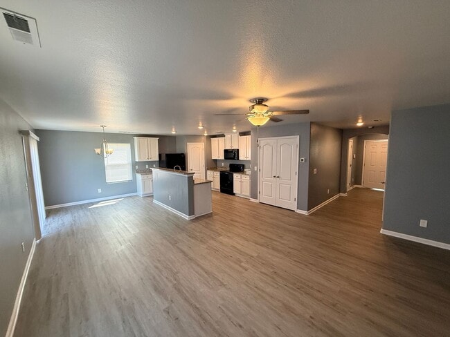 Building Photo - Beautiful Townhome in Charlotte, minutes from the airport