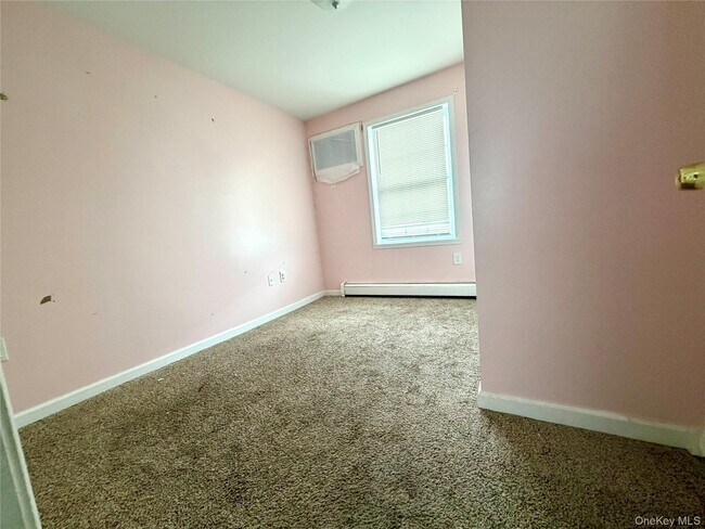 Building Photo - 14 Liberty St