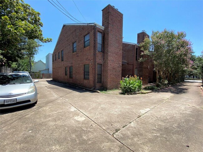 Building Photo - 2728 W Holcombe Blvd