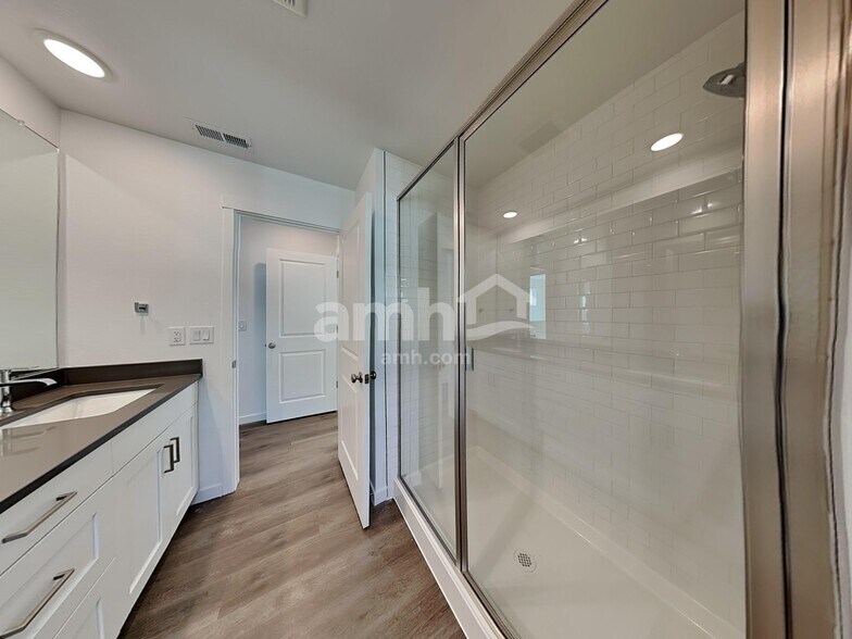 Building Photo - 23673 E 3rd Pl