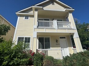 Building Photo - 2120 Virginia Lake Way