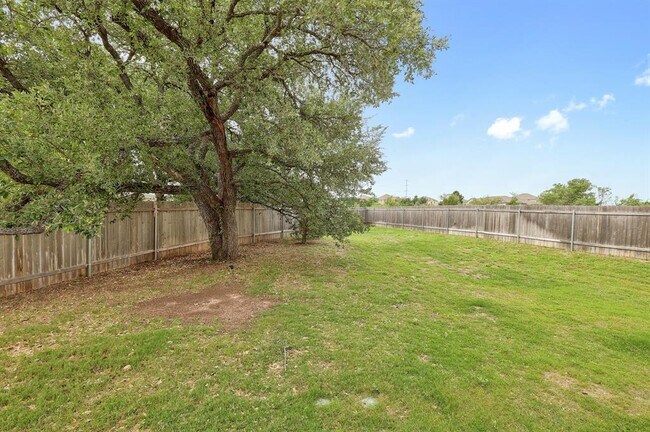 Building Photo - 113 King Thistle Ct