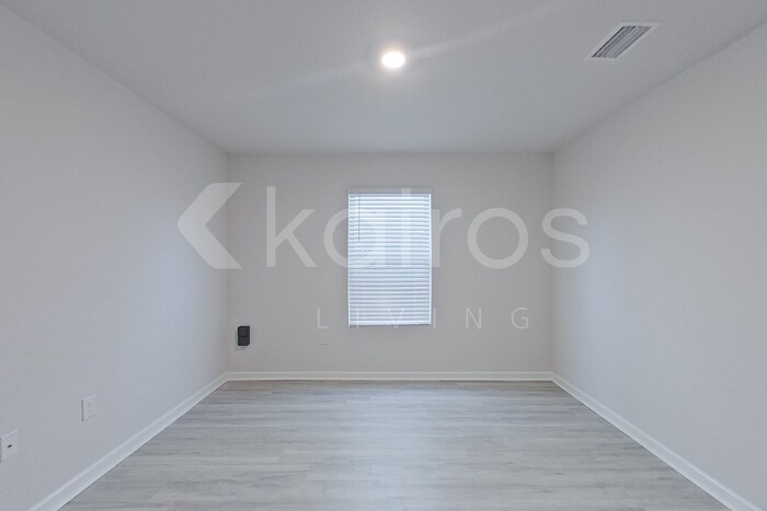 Building Photo - 130 Metalmark Dr